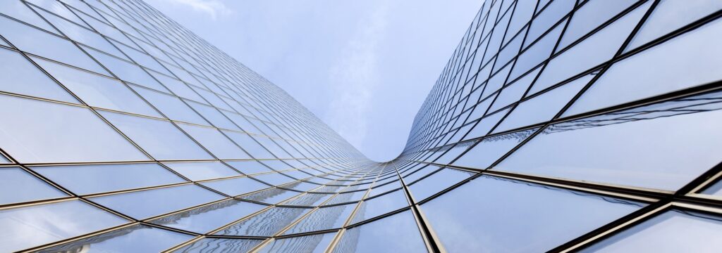 Wolkenkratzer, niedriger Winkel, abstrakte Ansicht