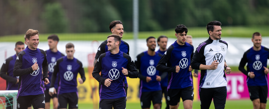 Fußballspieler beim Training. UEFA EURO 2024: DFB Training Herzogenaurach.