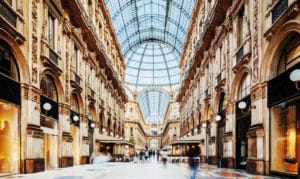 이탈리아 밀라노의 갤러리아 비토리오 에마누엘레 2세 쇼핑몰