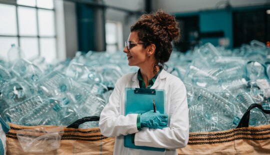 Respaldamos los impuestos a los envases de plástico con diseño y producción responsables de SAP