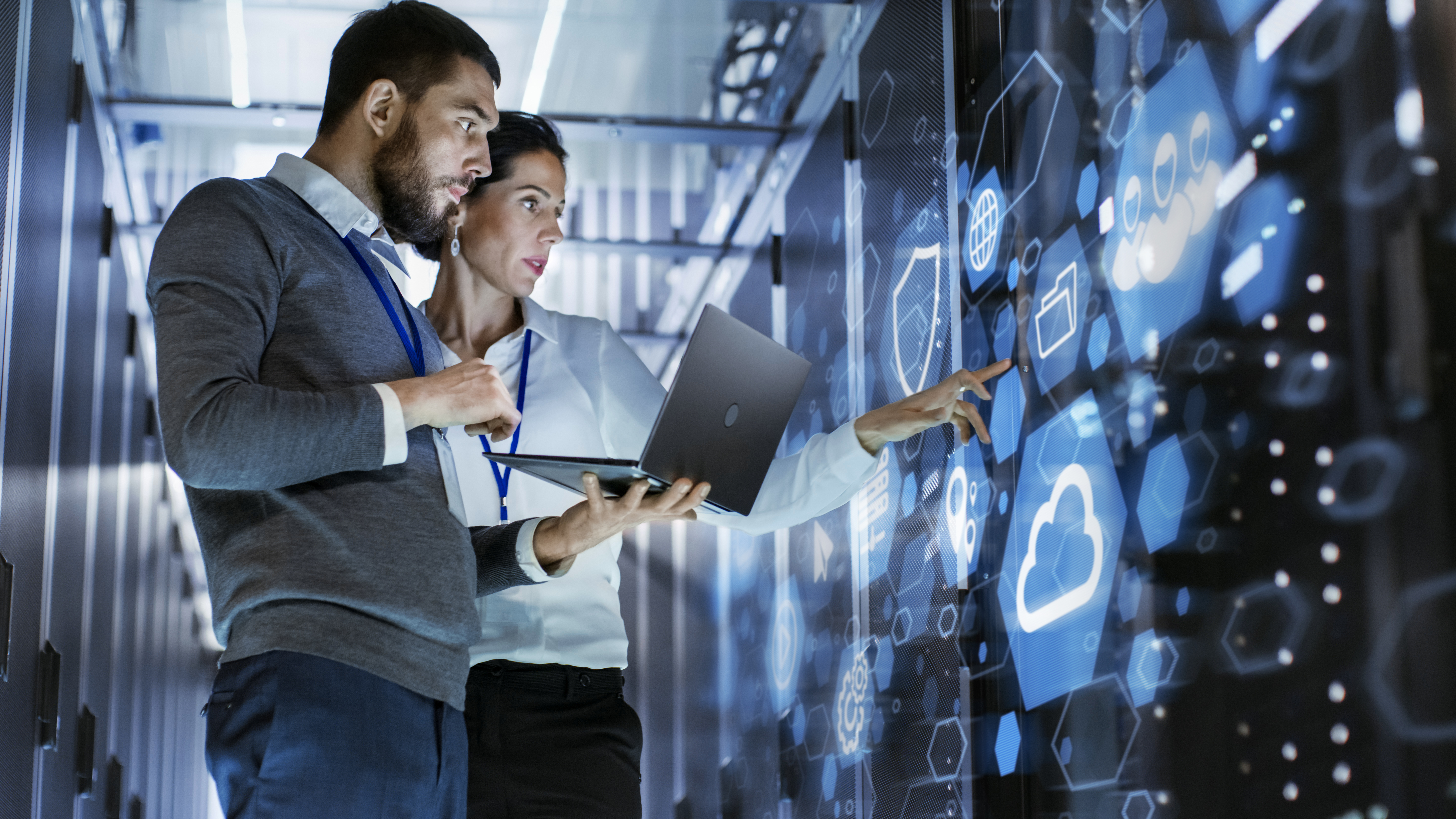 SAP przedstawia rozwiązanie SAP Datasphere oraz nawiązuje partnerstwo z Collibra, Confluent, Databricks i DataRobot, aby uprościć środowisko danych klientów