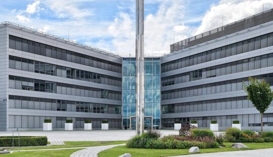 SAP Updates Mid-Term Financial Ambition 2025 and Announces Share Repurchase Program of up to €5 Billion